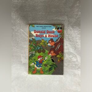 Vintage Donald Duck Buys a House 1987 Hardcover Book